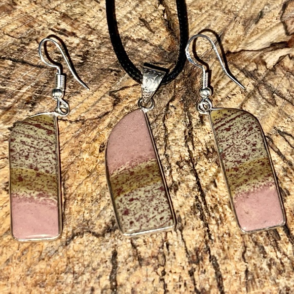 Dendritic Jasper Pendant & Earrings Set - Picture 2 of 8
